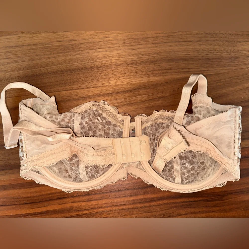 Chantelle Leopard Bra - Picture 2 of 5